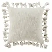 LIMANA - Coussin en coton recyclé tissé beige avec pompons 50x50